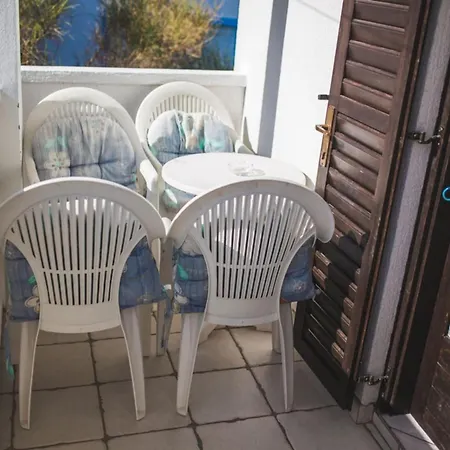 아파트 Jug - With Balcony *